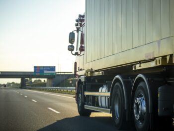 la câți km se schimbă anvelopele la camion